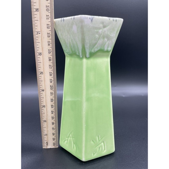 HULL USA VINTAGE VASE - PAGODA P3 AMERICAN ART WITH CHINESE SCRIPT - GREEN USA - Picture 4 of 8